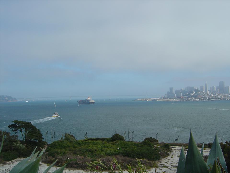 Bay Bridge von Alcatraz aus gesehen